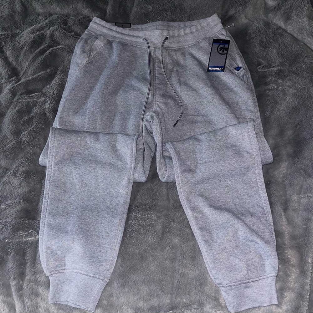 Men’s Monument Gray Sweatpants - Size M - NWT